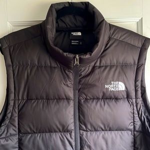 North Face Mens Roxborough 550 goose down vest. Great condition Sz M